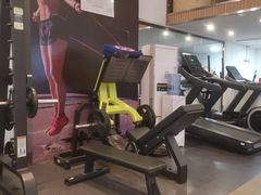 -思迈威健身(积玉桥万达店)