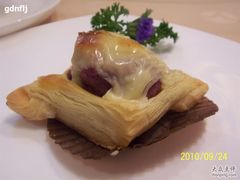 千层酥的小小特写-广东胜利宾馆西关粤中餐厅