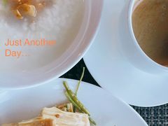 -怡豪大饭店·银顶旋转餐厅