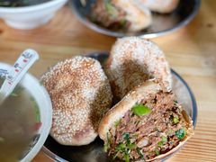 烧饼夹坛子肉-昌顺马记小吃店(昌盛园店)