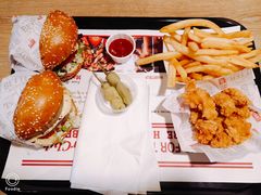 -The Habit Burger Grill 哈比特汉堡(复兴soho店)