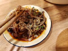 -拈签一笑黄牛肉辣卤串串
