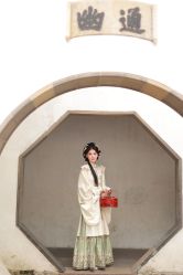 -一揽芳华汉服旗袍体验馆(拙政园店)