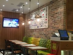 等位区-翠華餐廳(浦东机场T1店)