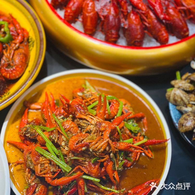 惊动城管|凌晨1点还在排队 这家虾乐园彭浦店太好吃了