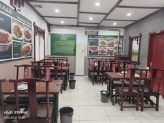 -湖南人家湘菜馆(镇江路店)