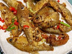 椒盐小溪鱼-万景饭店·鱼街农家菜