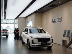 -理想汽车(世纪汇店)