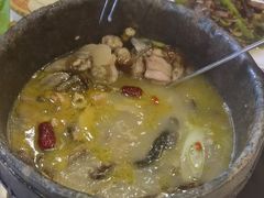 -鲁朗纳麦石锅鸡庄园