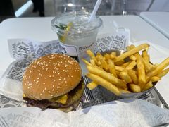-TRIPS BURGER(大钟寺店)