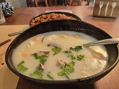新鲜鱼头豆腐汤-来龙里 精致 东南亚餐室(万象城店)