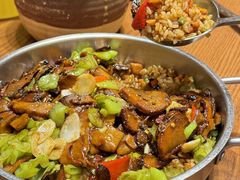 -老滇山寨•云南特色菜•地方菜•民族风情歌舞表演(金碧店)