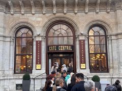 -中央咖啡馆