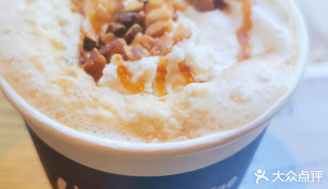 一杯人气热咖啡|瑞幸黄金犇犇厚乳拿铁