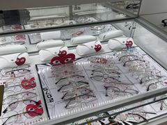 -翰佐蔡司小乐圆·依视路星趣控·暴龙眼镜折扣店