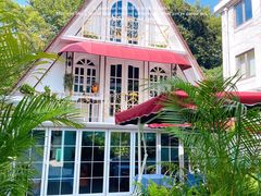 -弦月窗LUNETTE BY AMANDA(复兴路店)