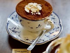 -Café Monson
