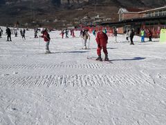 -济南卧虎山滑雪场