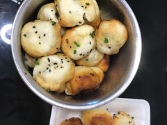 -老字号眼镜子煎包汤包店
