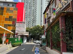 -王朝大酒店徐汇店-地面停车场