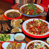 在这里吃到了只yi家的亲花椒龙虾