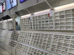 -诺柯视眼镜-蔡司依视路官方工厂店(淞南一店)