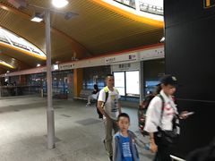 -康新公路(地铁站)