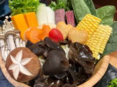 -湊湊火锅·茶憩(南京东路悦荟店)