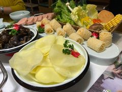 -洪氏嗨捞·猪肚鸡火锅(阳光天地店)