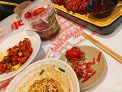 -肥肥虾庄·金牌油焖大虾(汉口城市广场店)