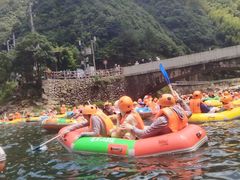 -安吉龙王山峡谷漂流