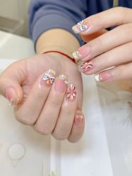 -七彩虹美甲美睫 半永久