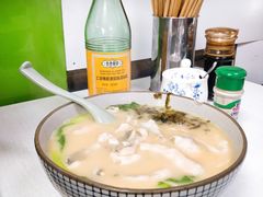 招牌黄鱼面-明呈黄鱼面馆(斜土路店)