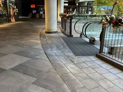 -瑞虹新天地月亮湾