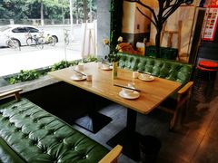 靠窗位-遇见小厨·北京烤鸭·江湖菜·川菜(广福桥店)