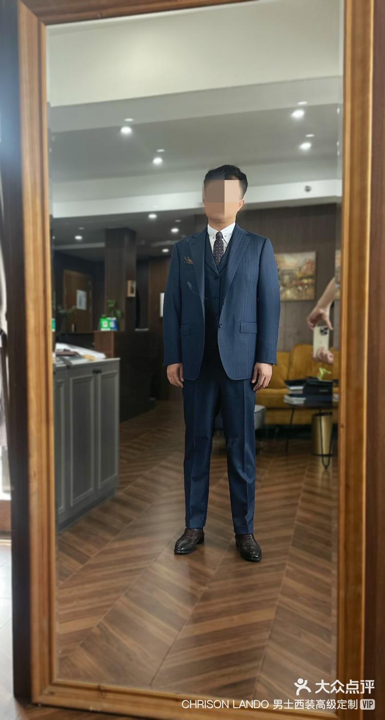 济南西装定制低调奢华的绅士选择