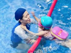 -Swim斯卫姆国际儿童游泳中心(红博中央公园店)