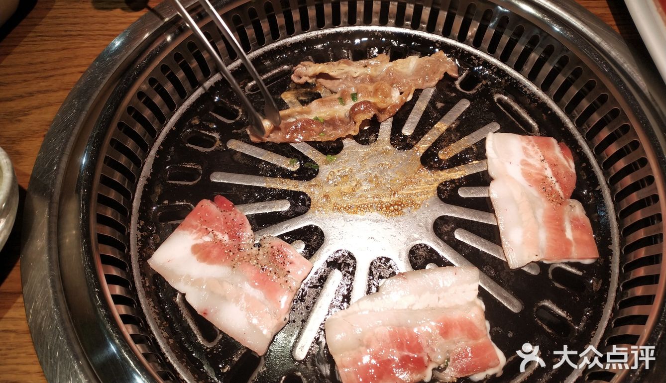 火锅都非常的好吃，性比价不错，两个人吃的很饱
