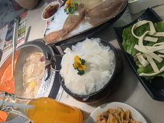 -左庭右院鲜牛肉火锅(浦江欢乐颂店)