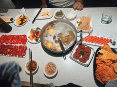 现熬牛骨汤底-潮牛壹号鲜牛肉火锅(光谷天地店)