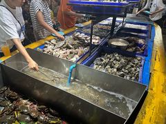 -J Daeng Seafood