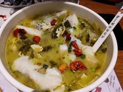 -渝是乎酸菜鱼(龙旗购物中心店)