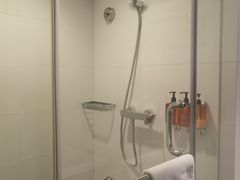 -桔子酒店(上海西藏北路地铁站店)