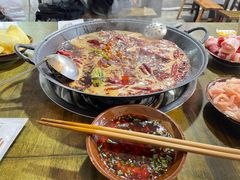 -黄潇洒老火锅(九眼桥宏济巷店)