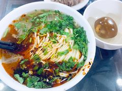 牛大碗-牛一嘴·兰州牛肉面·大盘鸡(财富中心店)