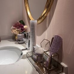 -蕾蕾美颜美容美体