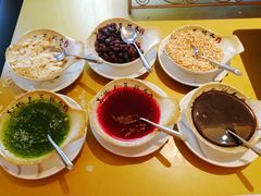 冰淇淋配料-世贸君澜·云天阁自助餐厅