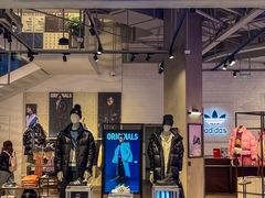 -阿迪达斯(武林银泰三叶草店)