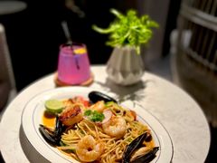 -Oasis Bar & Grill