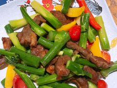青芥牛柳条-遇花缘·点心·中西融合菜(美吉特广场店)